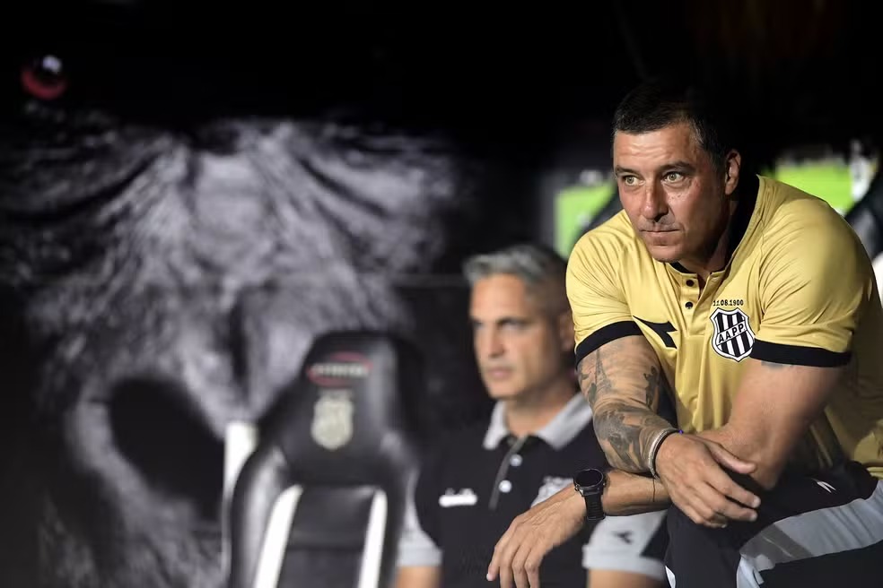 Ponte Preta: queda física no segundo tempo vira dor de cabeça e liga alerta na comissão técnica