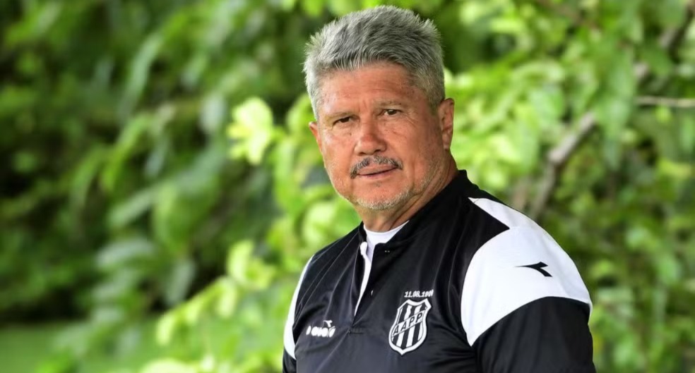 Ponte Preta: diretoria adia definição de treinador e dá chance a Edson Boaro