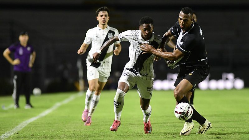 Ponte Preta: Luís Phelipe recebe terceiro amarelo e não enfrenta o Sport na próxima rodada