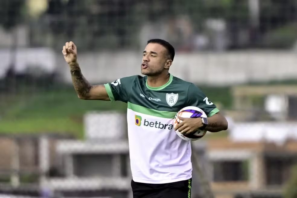 Ponte Preta: Roger Silva é um alvo para a diretoria? O que sabemos
