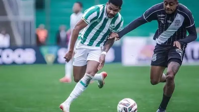 Ponte Preta: “O trabalho é vergonhoso e o elenco montado é ridículo”, analisa Tigrão