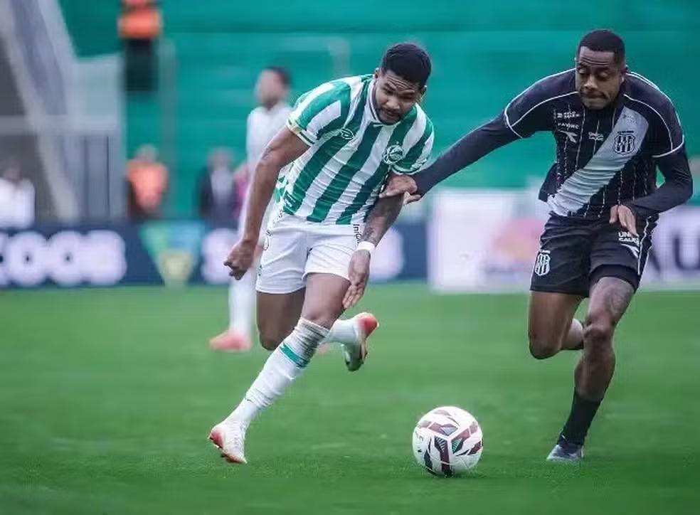 Ponte Preta: “O trabalho é vergonhoso e o elenco montado é ridículo”, analisa Tigrão