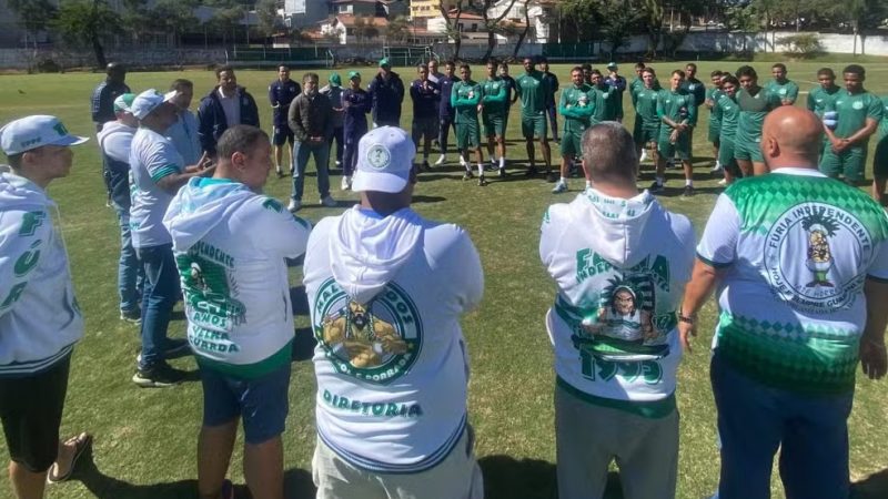 Guarani: bastidores da reunião entre elenco e organizada têm cobrança, apoio e promessa de reação