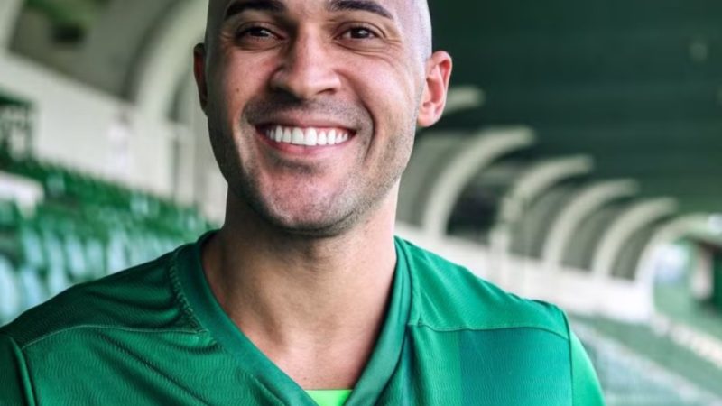 Guarani: Dudu deixa lesões para trás e quer acirrar disputa por vaga na lateral direita