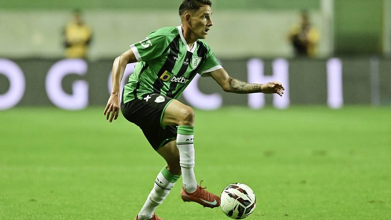 Guarani: troca entre Guilherme Parede e Everton Brito é oficializada; compare números e trajetórias