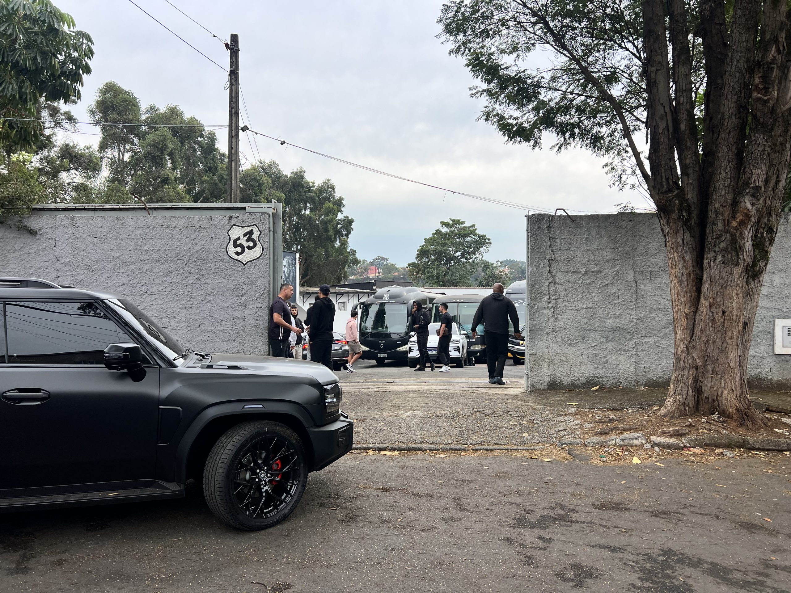 Ponte Preta: jogadores comunicam paralisação e deixam CT após não pagamento dos salários