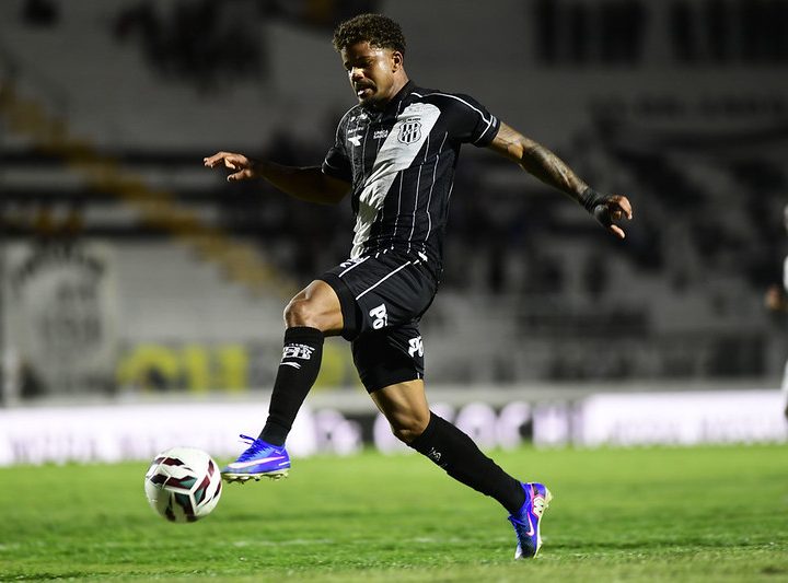 Ponte Preta: Kevyson rompe ligamento do joelho e passará por cirurgia