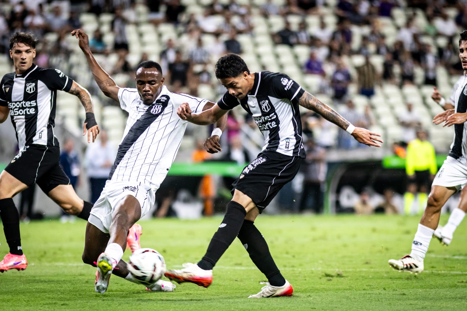 Ceará 2×0 Ponte Preta: nova derrota faz Macaca bater recorde negativo na história da Série B