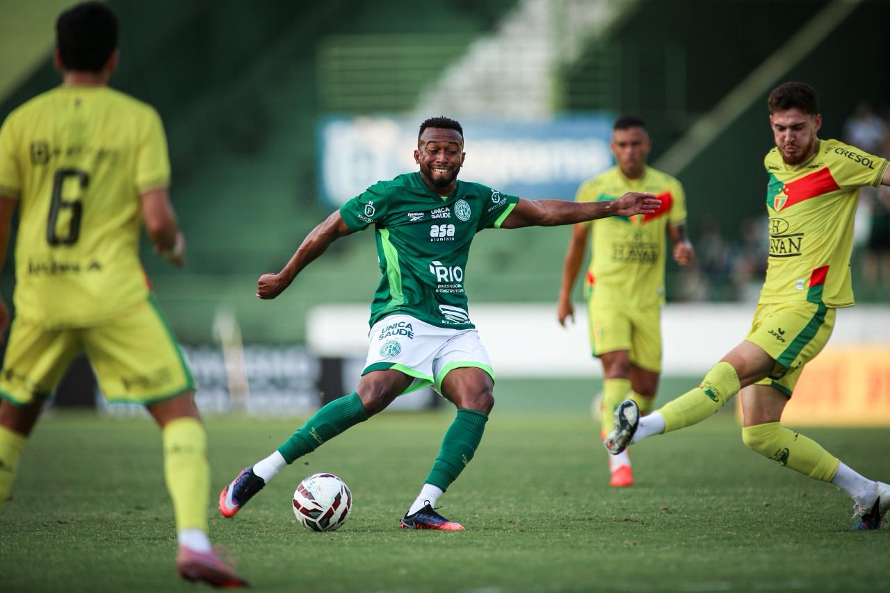 Guarani 2×2 Brusque: empate encerra temporada sem vaga na Série C