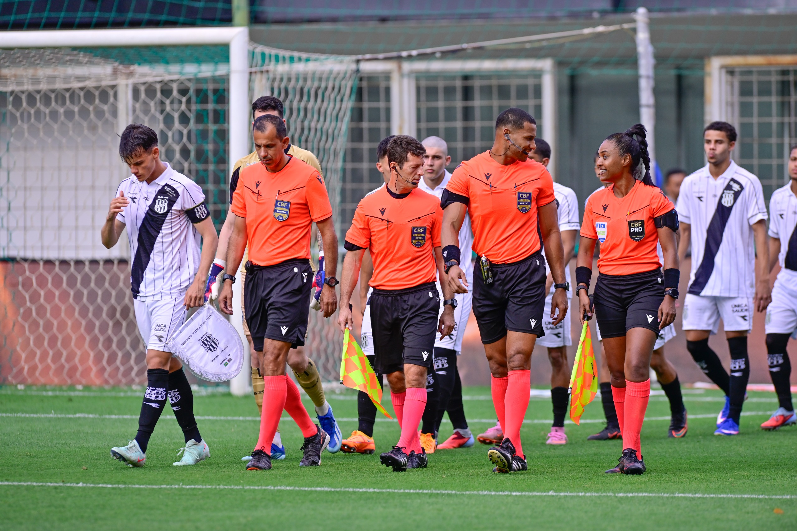 Ponte Preta: “O que estão fazendo com esses meninos é uma página triste da história do clube”, analisa CH